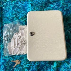 Hanging Lock Box for 52 Keys